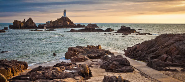CRUCEROS ISLAS DEL CANAL JERSEY ST. HELIER BRISTISH ISLAND CRUISES CRUCEROS ISLAS BRITANICAS CRUCEROS NORTE DE EUROPA FARO LA CORBIERE